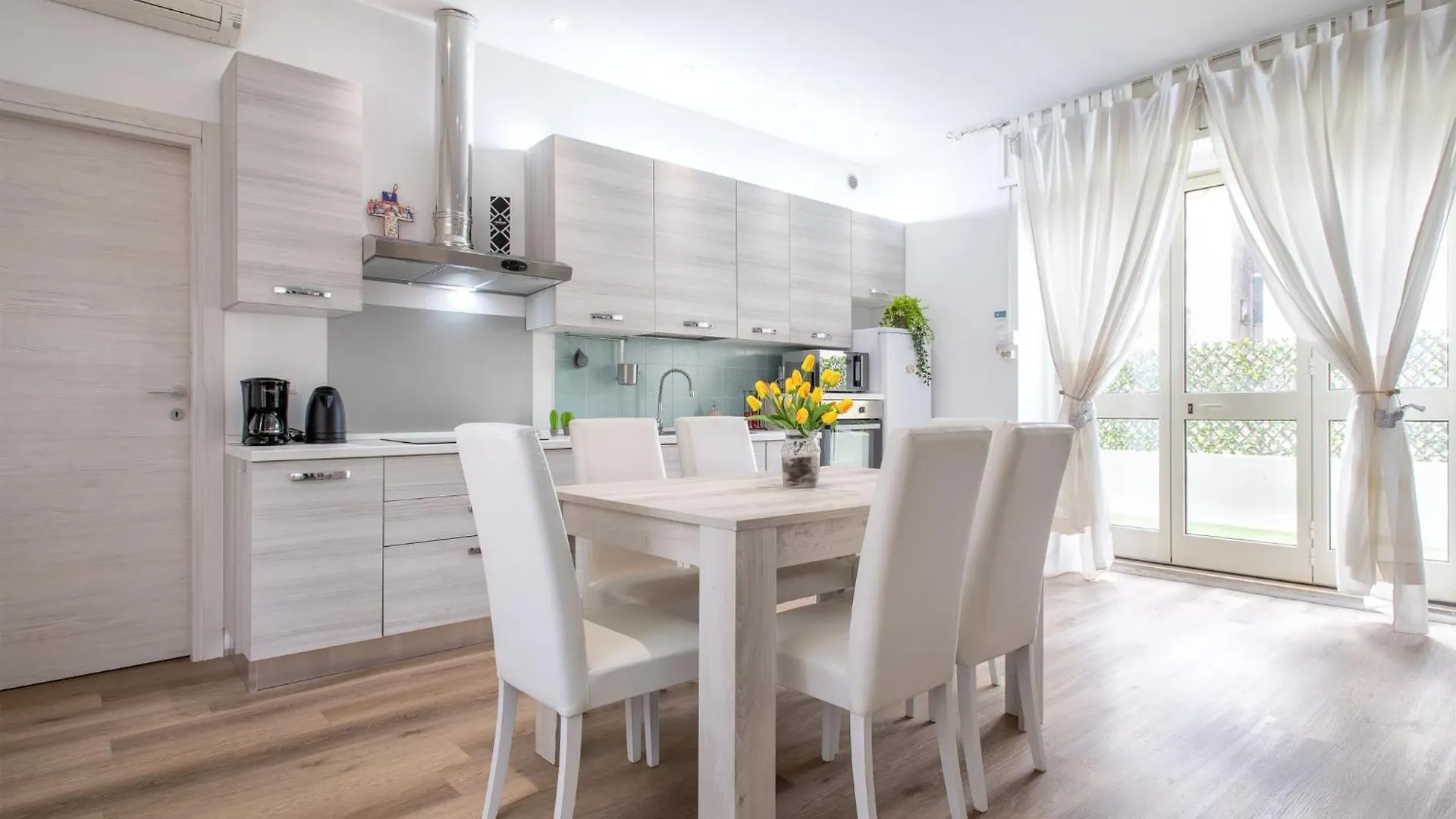 Apartment Lorenas'Home By Interhome Olbia